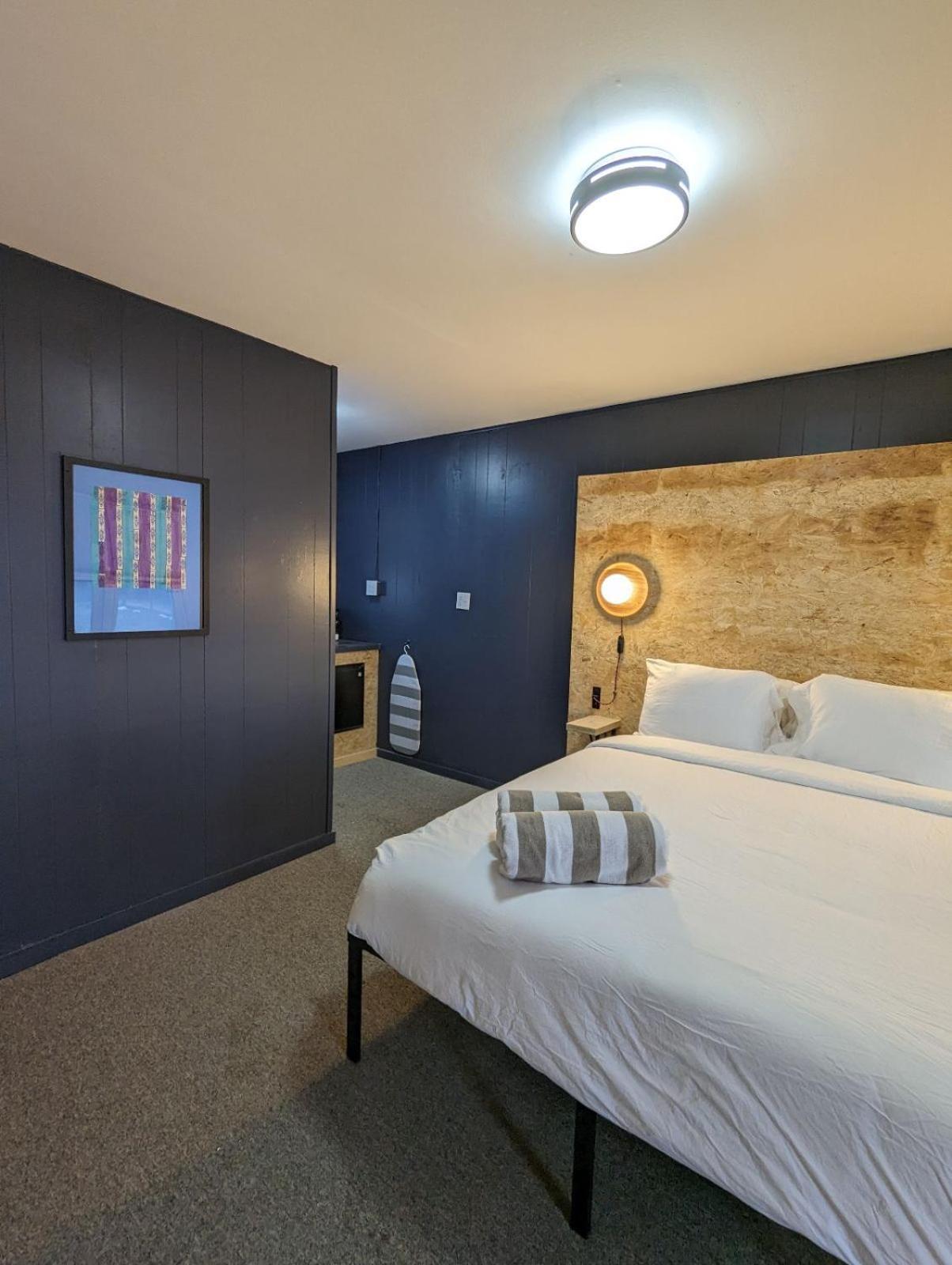 The Brooks Motel Hillsdale Extérieur photo
